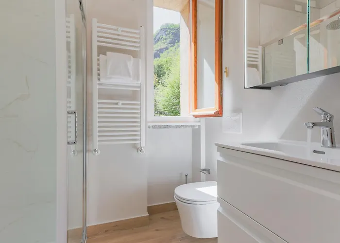 Golden Vista - By Myhomeincomo