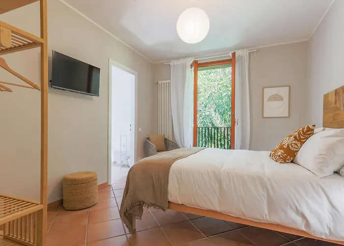 Golden Vista - By Myhomeincomo