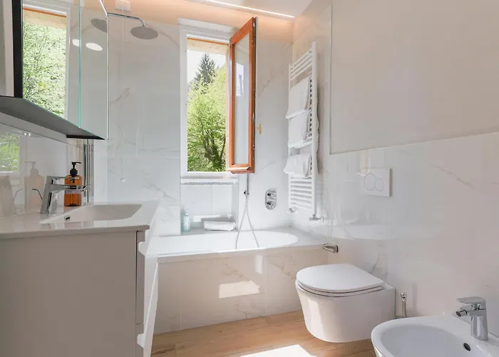 Golden Vista - By Myhomeincomo *