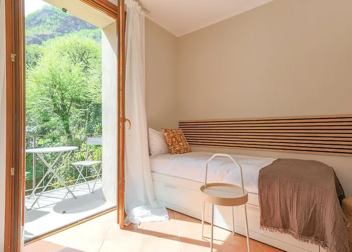 Golden Vista - By Myhomeincomo *