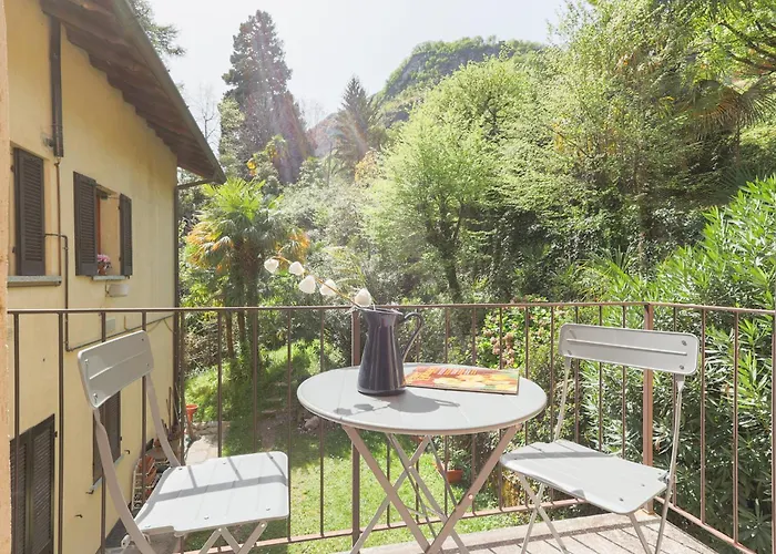 Golden Vista - By Myhomeincomo