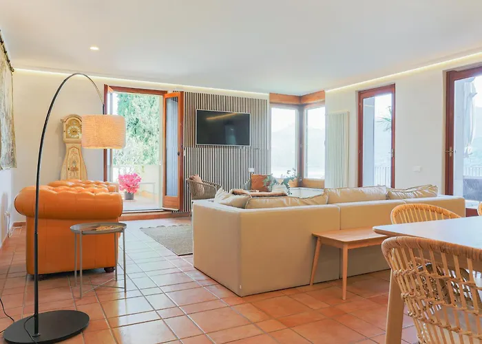 Golden Vista - By Myhomeincomo